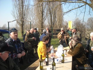 immagine: merenda di fine lavori a isola giarola